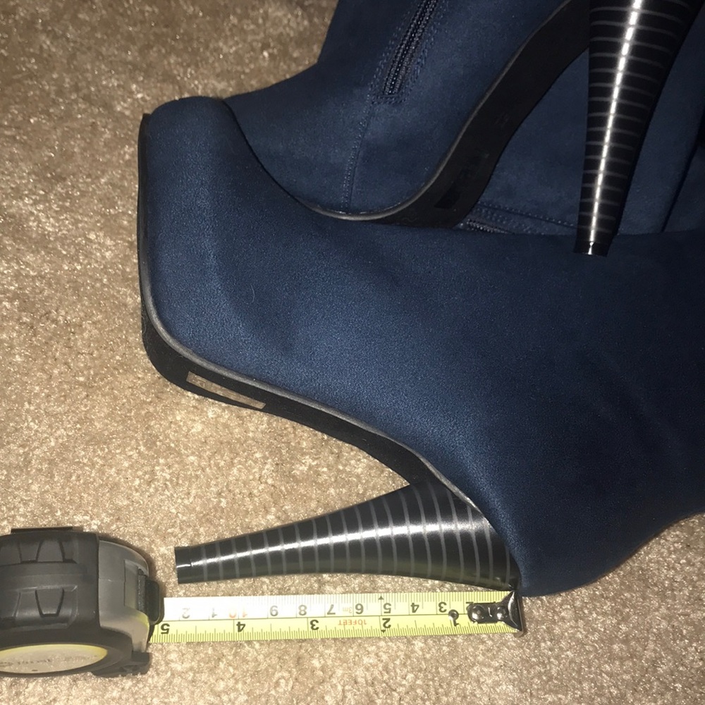 ‼️SOLD‼️Boots - Picture 6 of 7